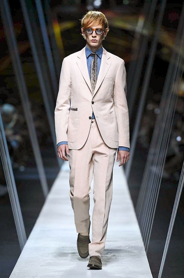 Milano Moda Uomo: Canali Spring-Summer 2017 men's collection