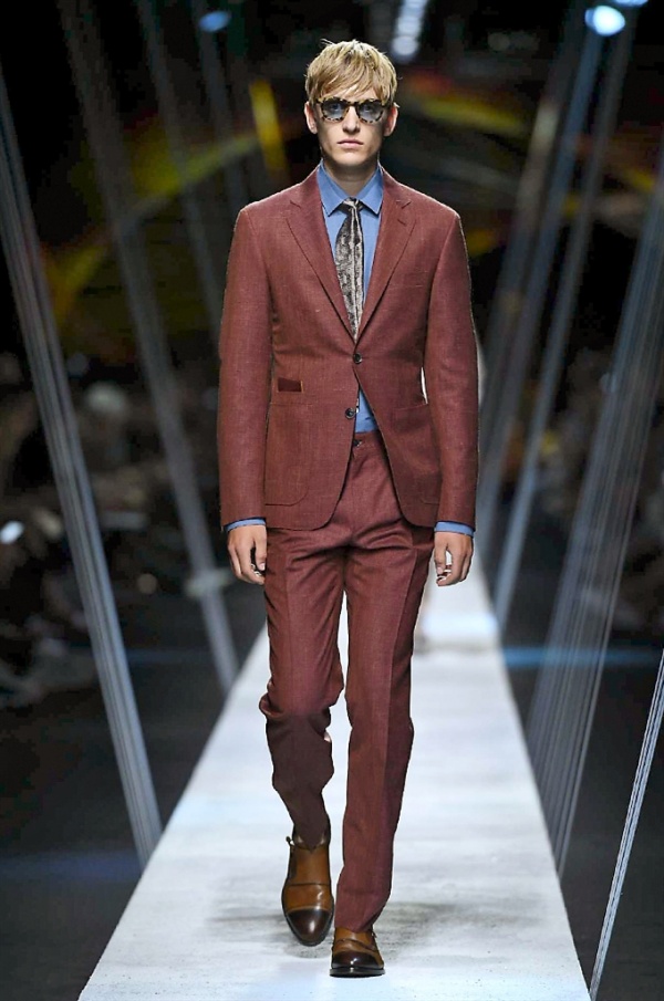 Milano Moda Uomo: Canali Spring-Summer 2017 men's collection