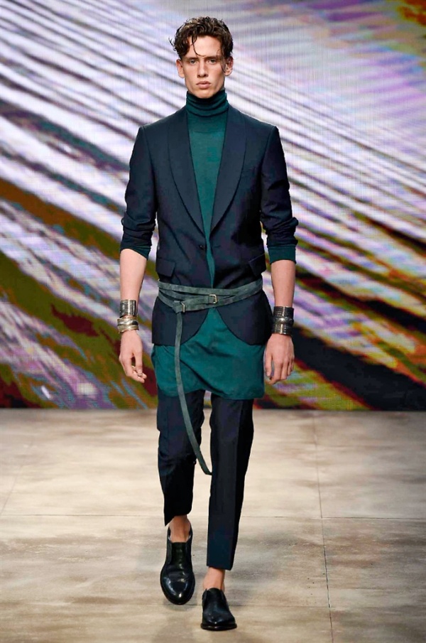 Milano Moda Uomo: DAKS Spring-Summer 2017 men's collection