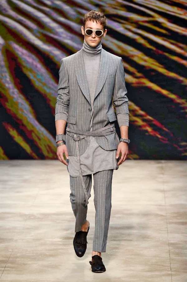 Milano Moda Uomo: DAKS Spring-Summer 2017 men's collection