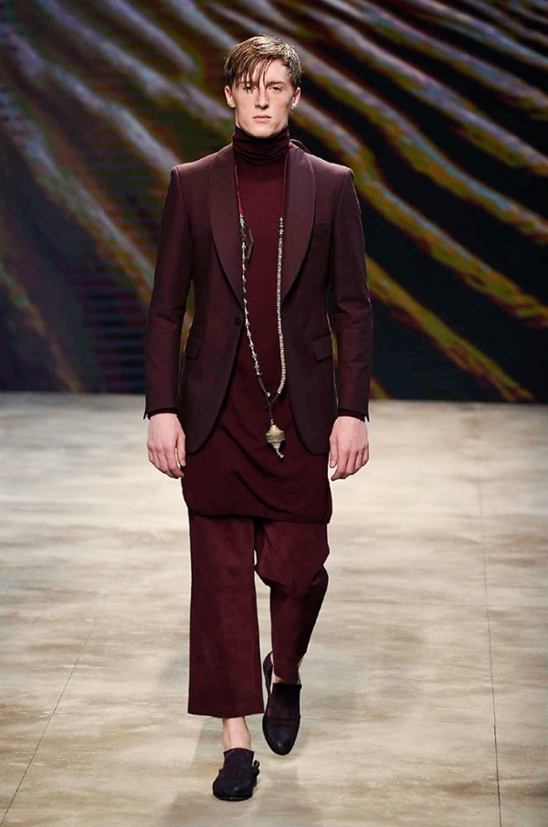 Milano Moda Uomo: DAKS Spring-Summer 2017 men's collection