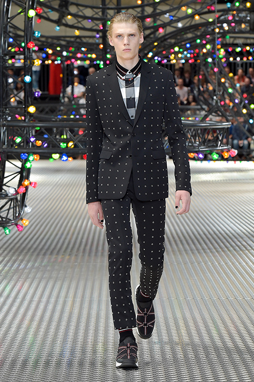 Paris Fashion Week: Dior Homme Spring-Summer 2017 collection