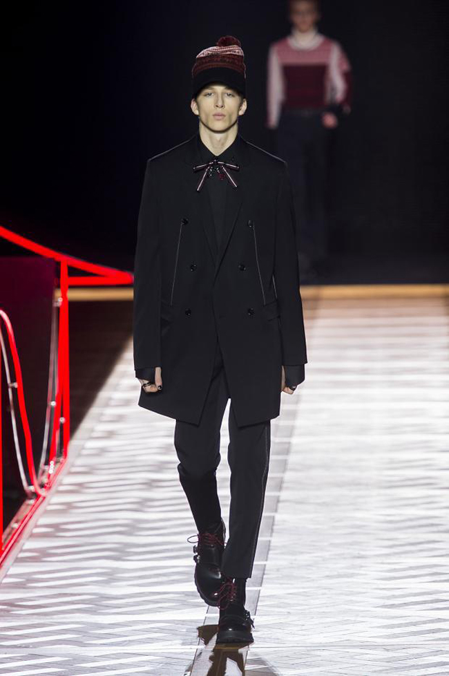 Dior Homme Fall/Winter 2017 - exaggeration of volumes and shapes