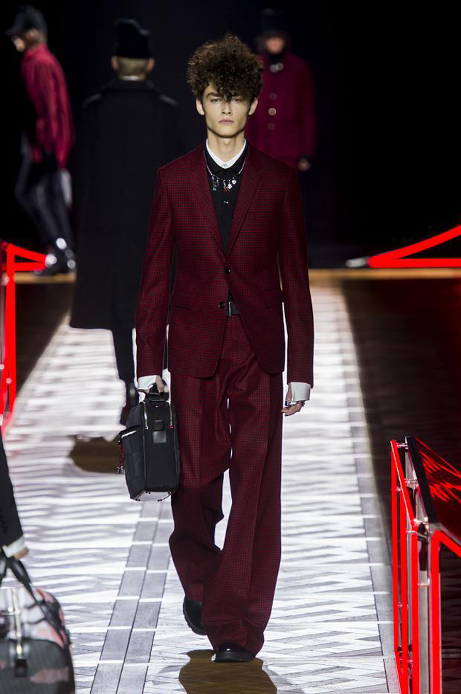 Dior Homme Fall/Winter 2017 - exaggeration of volumes and shapes