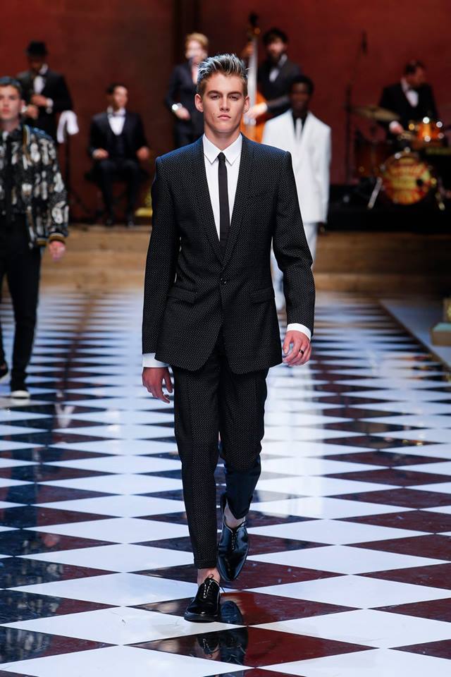 dolce and gabbana suit mens