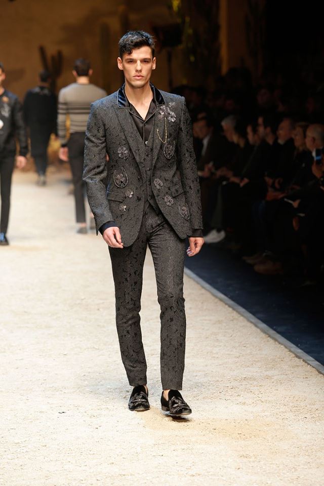 dolce and gabbana suit mens