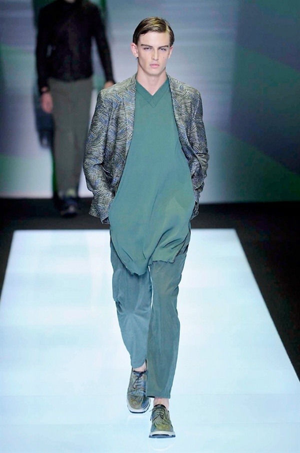 Milano Moda Uomo: Emporio Armani Spring-Summer 2017 men's collection