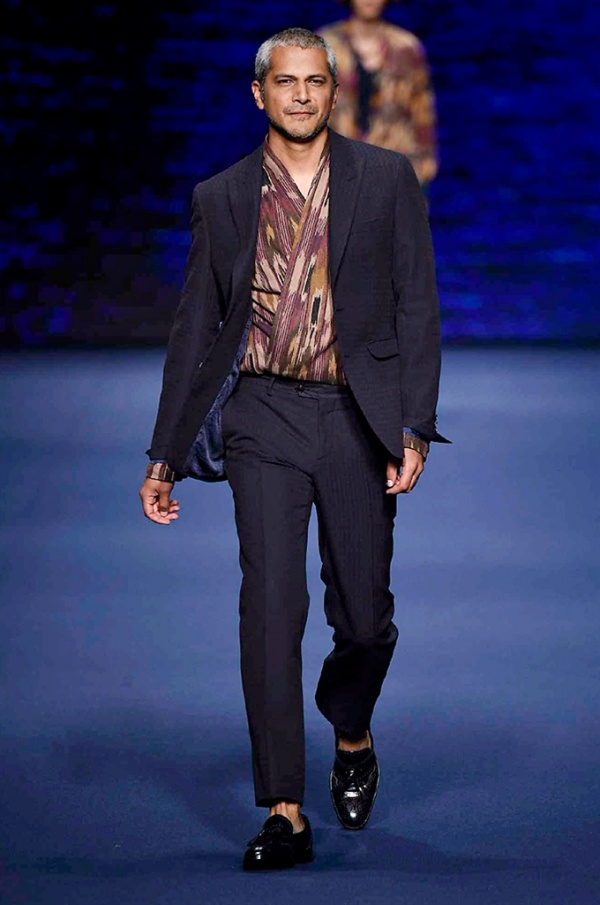 Etro store mens suits