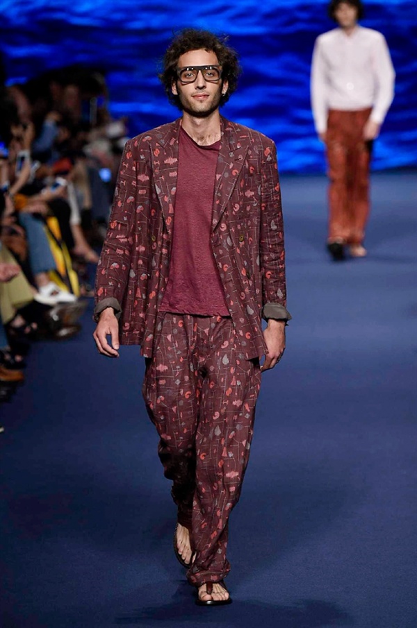 Milano Moda Uomo: Etro Spring-Summer 2017 men's collection