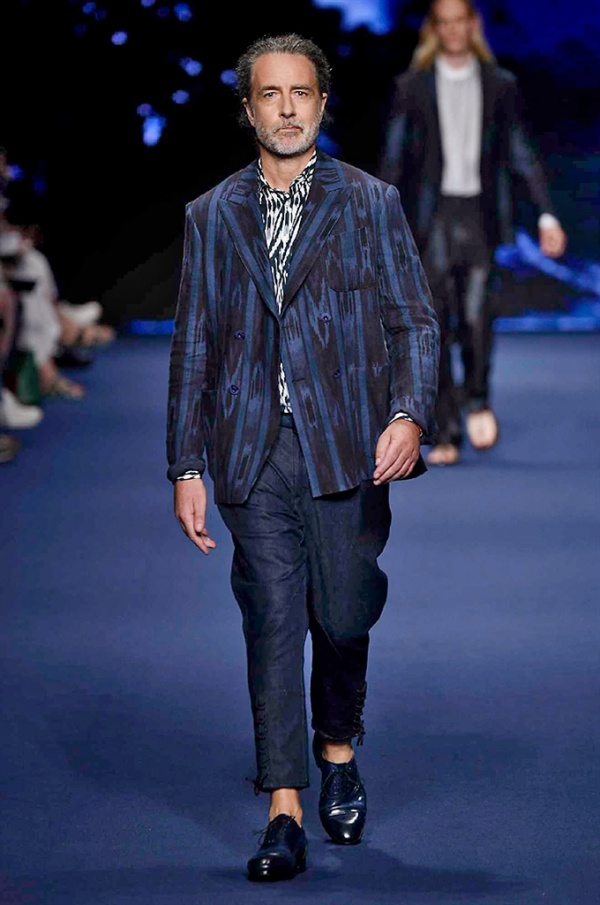 Etro best sale mens suits