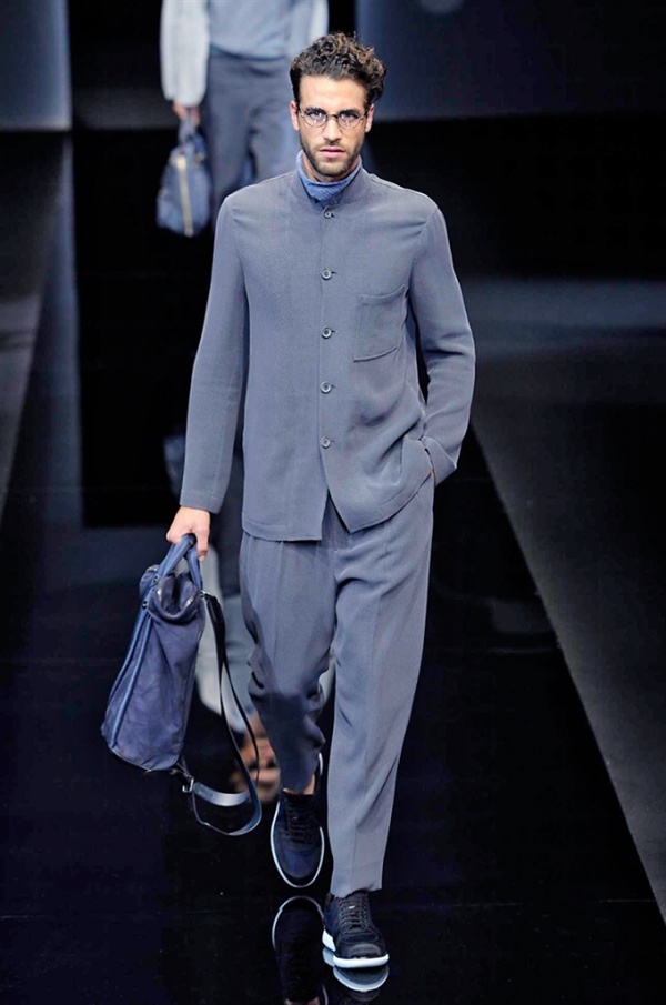 Milano Moda Uomo: Giorgio Armani Spring-Summer 2017 men's collection