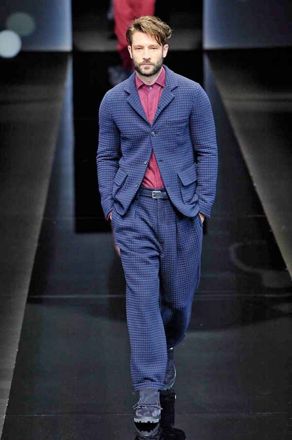 Milano Moda Uomo: Giorgio Armani Spring-Summer 2017 men's collection