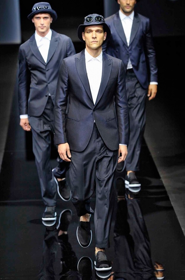 Milano Moda Uomo: Giorgio Armani Spring-Summer 2017 men's collection 