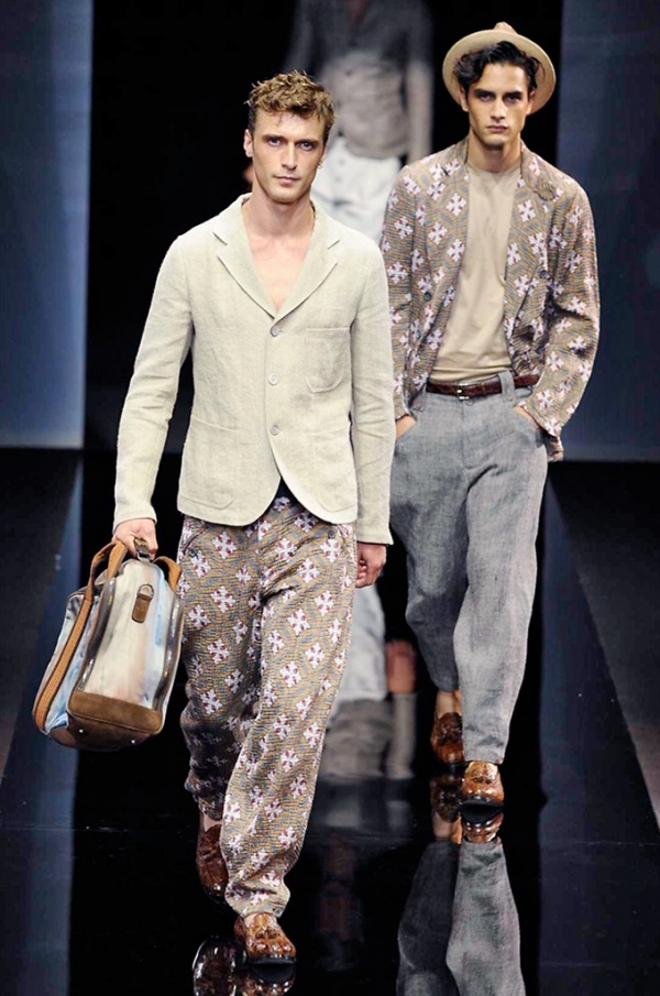 Milano Moda Uomo: Giorgio Armani Spring-Summer 2017 men's collection 