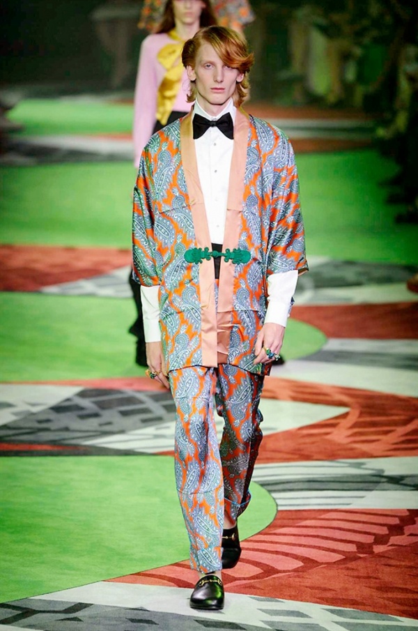 Milano Moda Uomo: Gucci Spring-Summer 2017 men's collection 