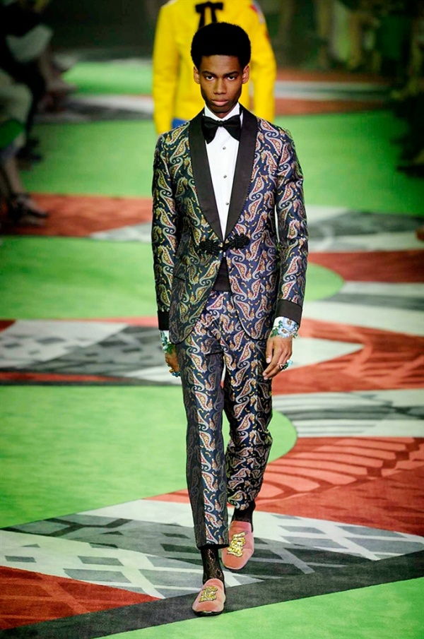 Milano Moda Uomo: Gucci Spring-Summer 2017 men's collection 