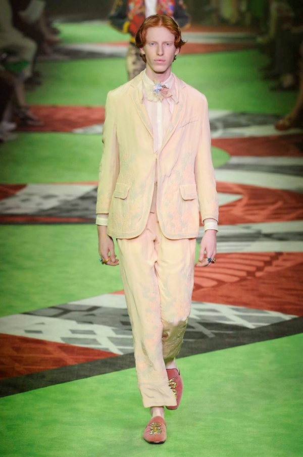 Milano Moda Uomo: Gucci Spring-Summer 2017 men's collection 