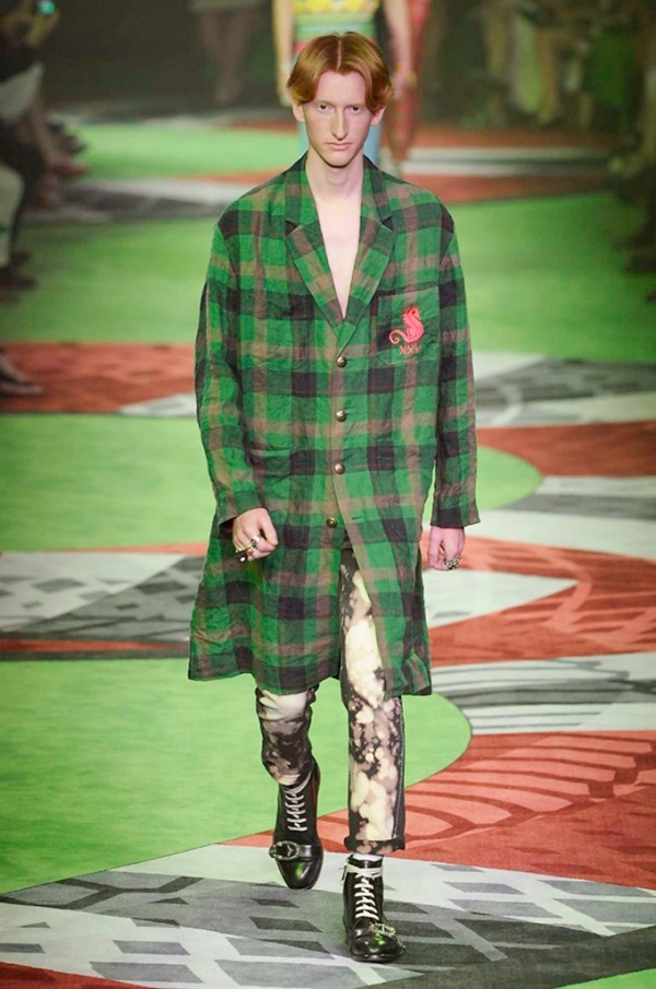 Milano Moda Uomo: Gucci Spring-Summer 2017 men's collection 