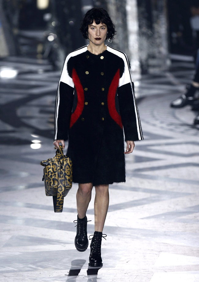 Louis Vuitton Fall 2016 Ready-to-Wear Fashion Show