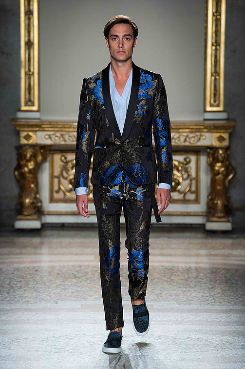 Men's suits 2016 fashion trends: Floral motifs