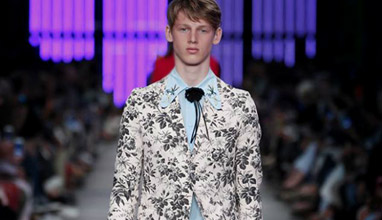 Men's suits 2016 fashion trends: Floral motifs