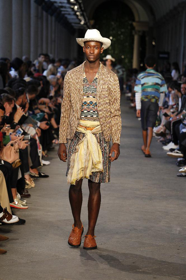 Missoni Spring 2017 Menswear Fashion Show  Mens fashion summer, Menswear, Fashion  show themes