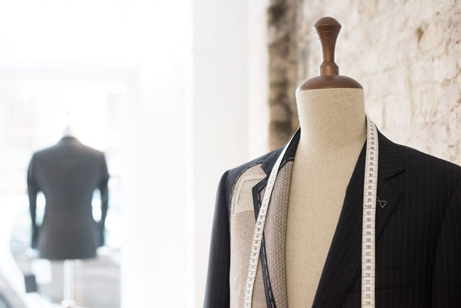 Made-to-measure suits and traditional tailoring by Monokel Berlin