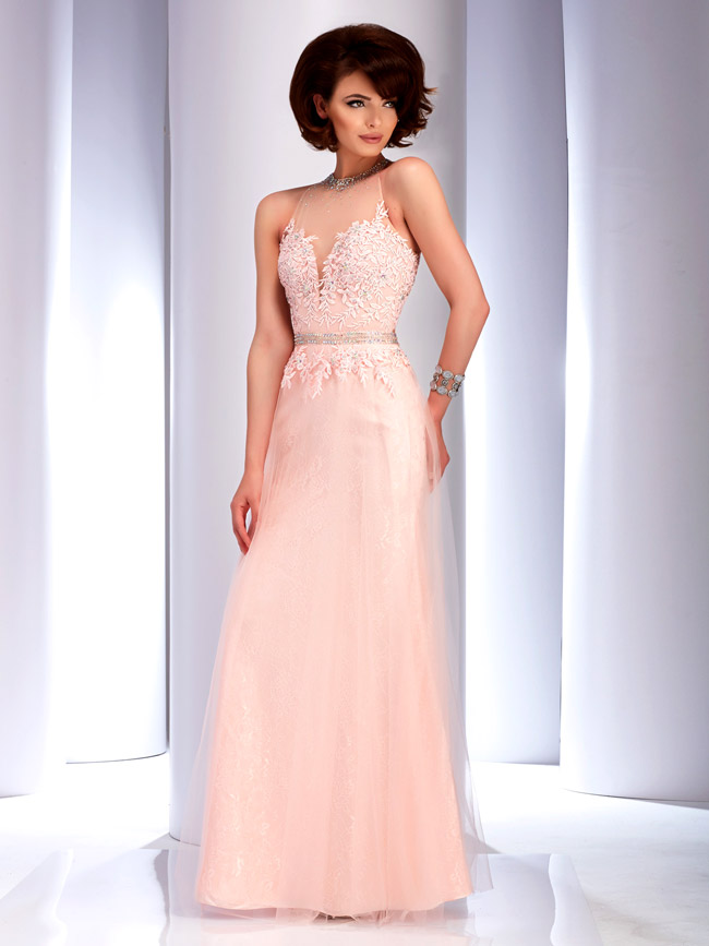 Fashion trends in prom dresses 2016