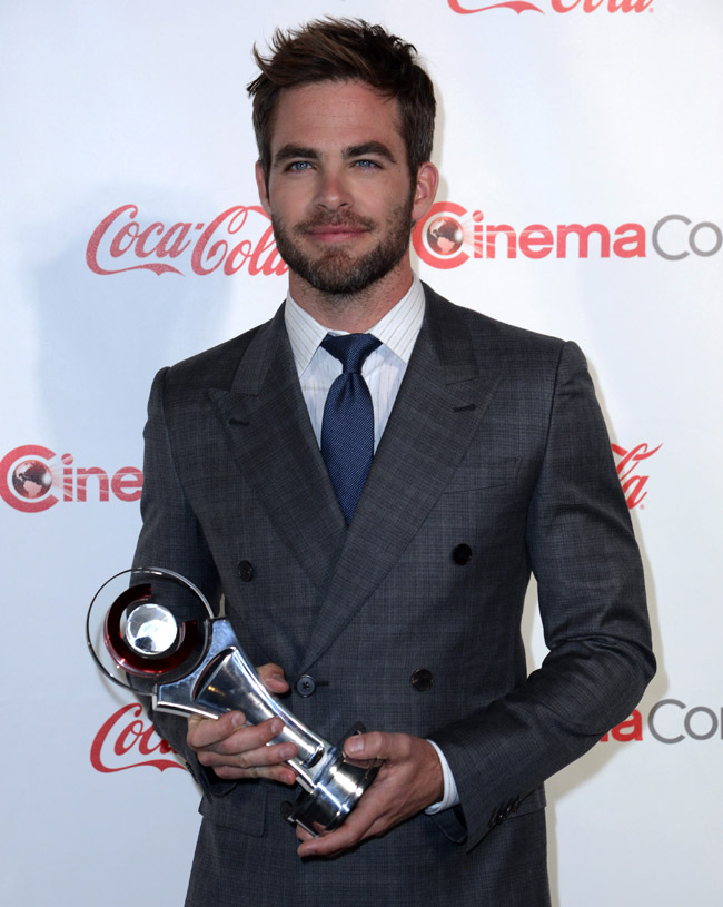 Star Trek Beyond Chris Pine in elegant men's suits