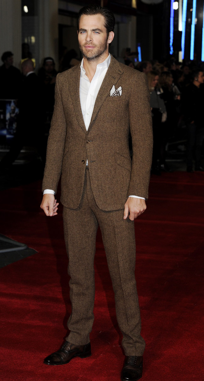 Star Trek Beyond Chris Pine in elegant men's suits