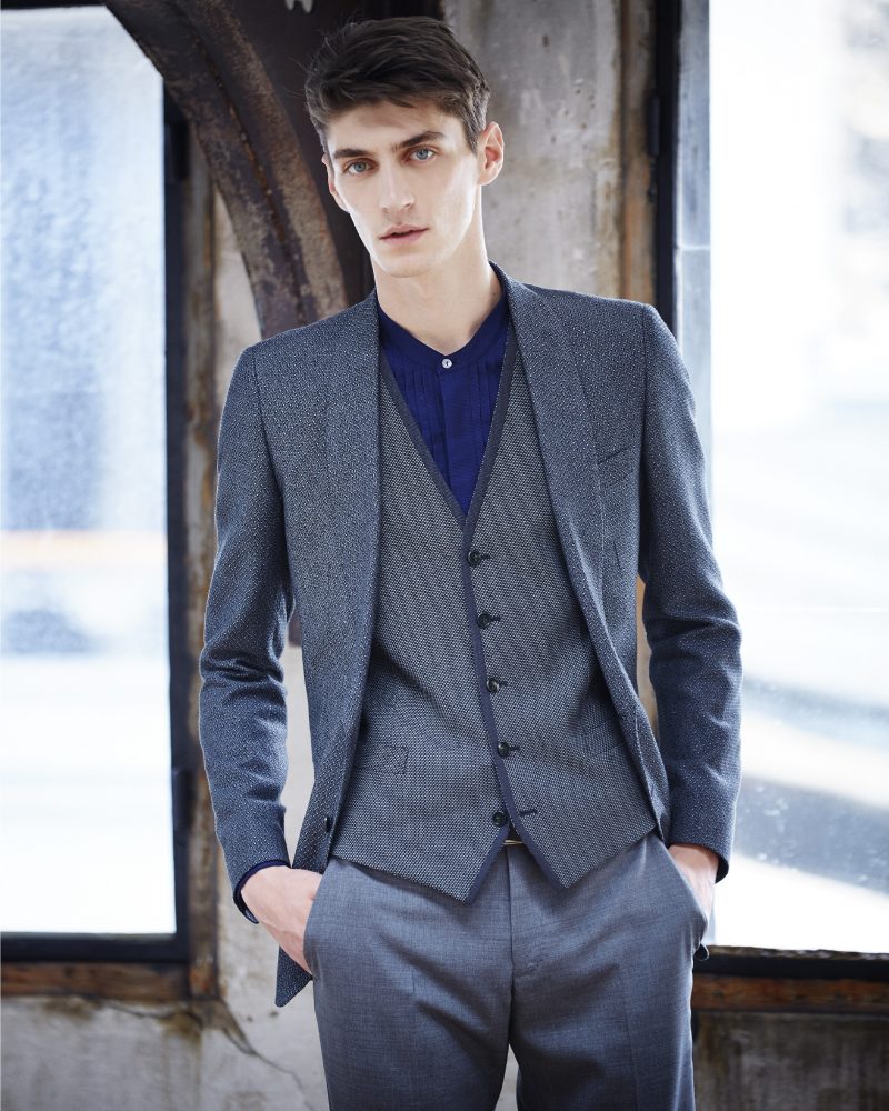 Ungaro Men Spring- Summer 2017 collection offers a variety of stylish men's suits 