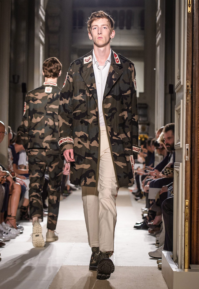 Paris Fashion Week: Valentino Spring-Summer 2017 men's collection