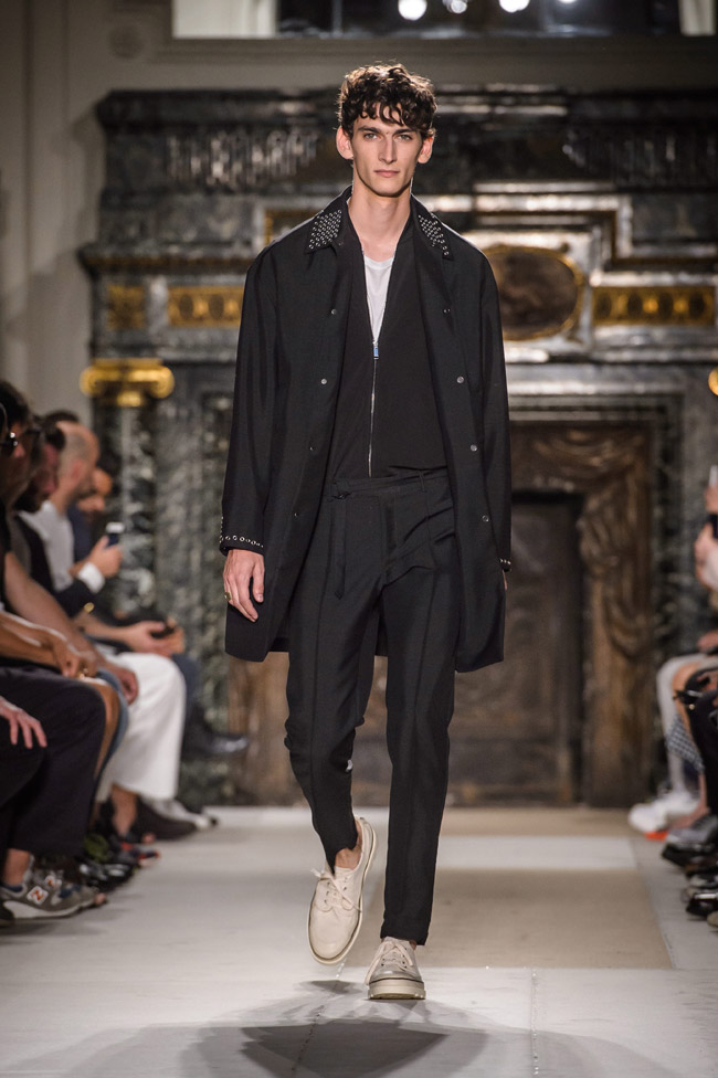 Paris Fashion Week: Valentino Spring-Summer 2017 men's collection