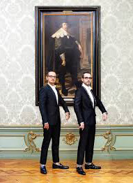 Narcissism and self exposure in fashion or the quirk of Viktor & Rolf 