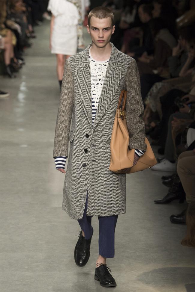 Burberry celebrates British artist Henry Moore Work