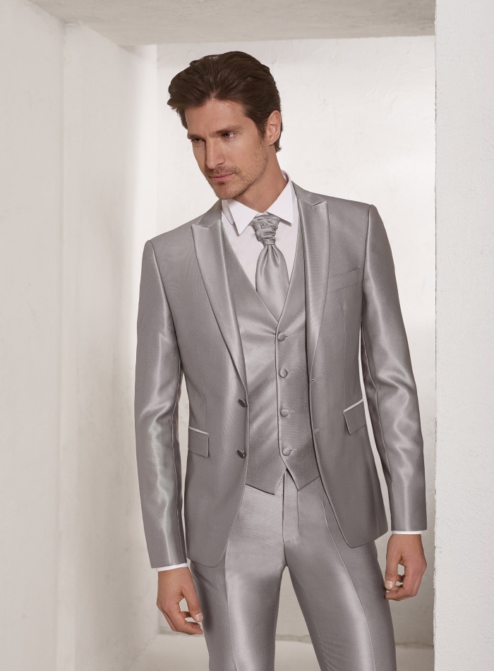 Iberian suits by Lucciano Rivieri