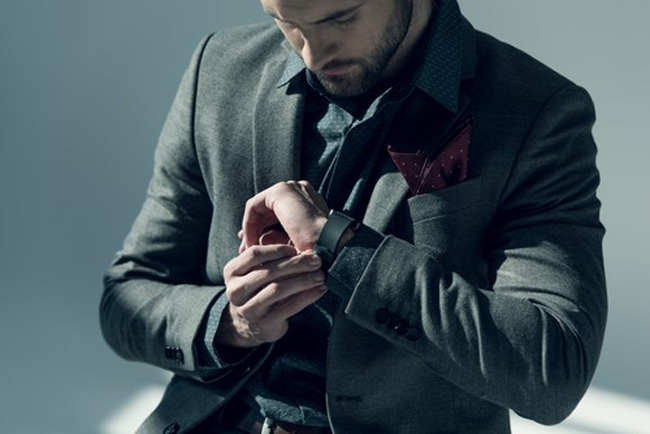 How Fashion-Forward Guys Can Stay Connected with the Best Wearable Tech
