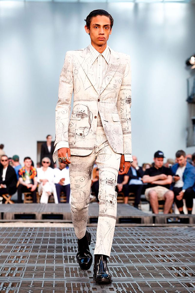 Alexander McQueen's Tailored Suits and Dramatic Looks at Paris Men's Fashion Week