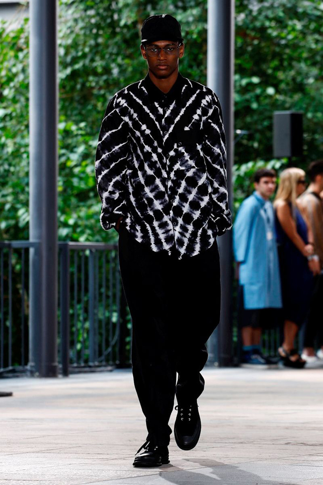 Issey Miyake does Fusion with Finesse at Paris Men's Fashion Week Day 3