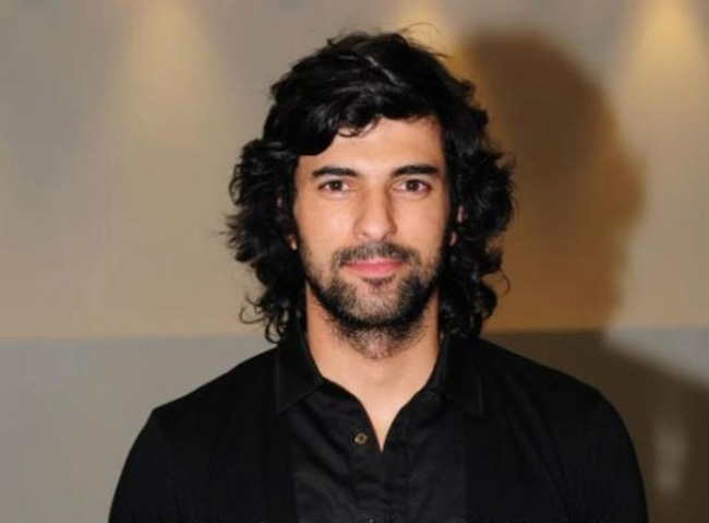 Engin Akyurek is the winner of Most Stylish men February 2018