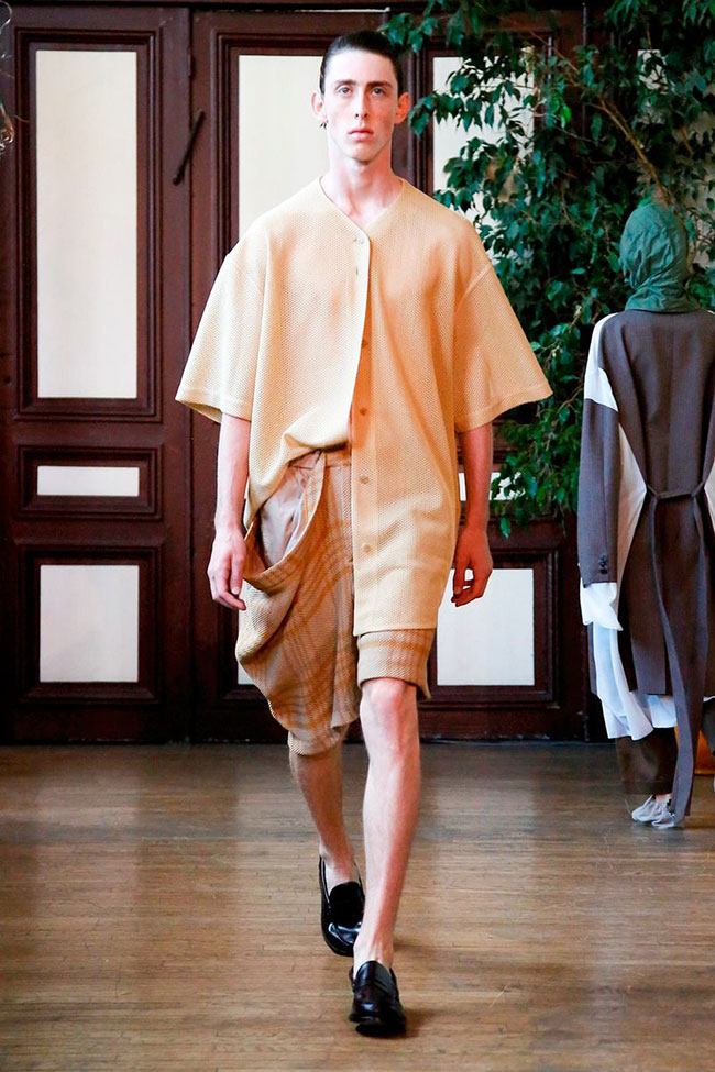 Innovative. Minimalist. Avant Garde. Hed Mayner at Paris Men's Fashion Week 