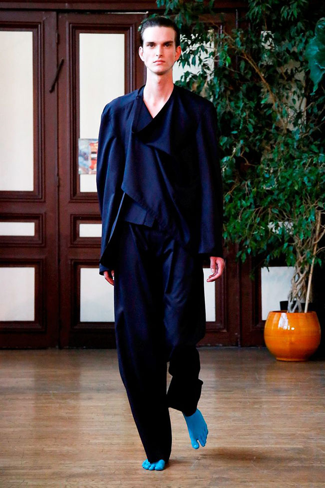 Innovative. Minimalist. Avant Garde. Hed Mayner at Paris Men's Fashion Week 