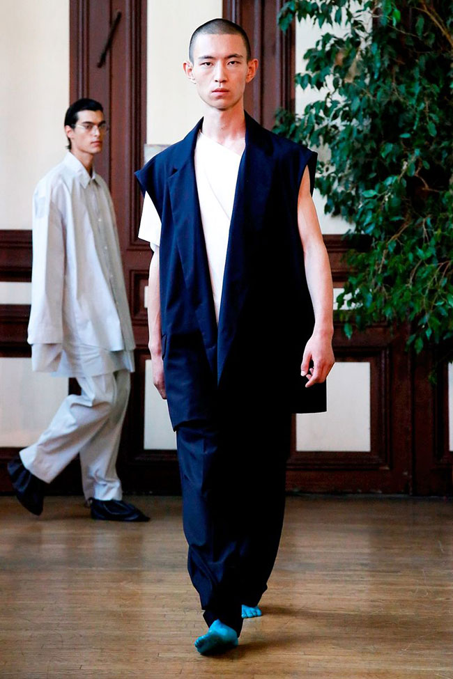 Innovative. Minimalist. Avant Garde. Hed Mayner at Paris Men's Fashion Week 