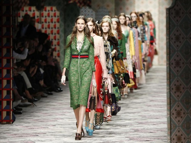 The digital revolution of fashion and luxury brands is in Milan