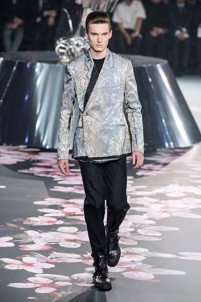 Dior Homme Pre-Fall 2019 - futurism as the main theme