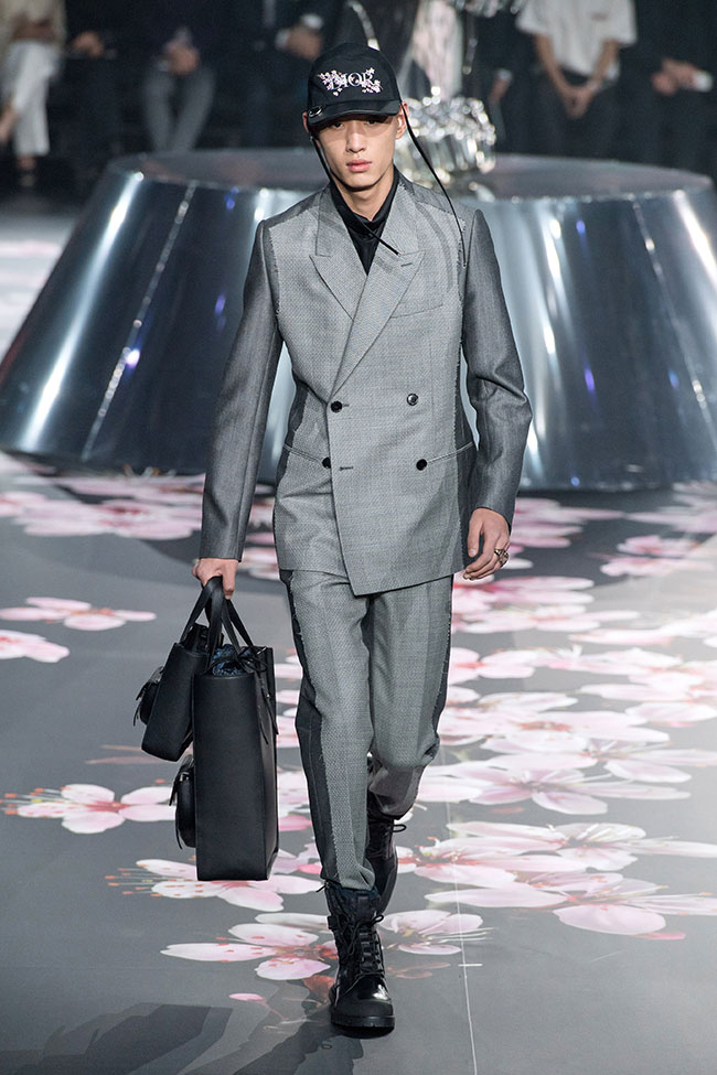 Dior Homme Pre-Fall 2019 - futurism as the main theme