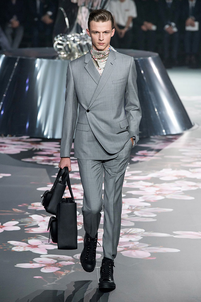Dior Homme Pre-Fall 2019 - futurism as the main theme