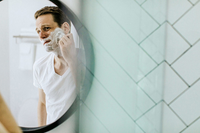 Manual vs Electric: Which Razor Gives the Best Shave?