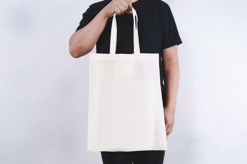 Should Men Carry Bags? Totes!