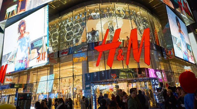 H&M closing shops in Italy